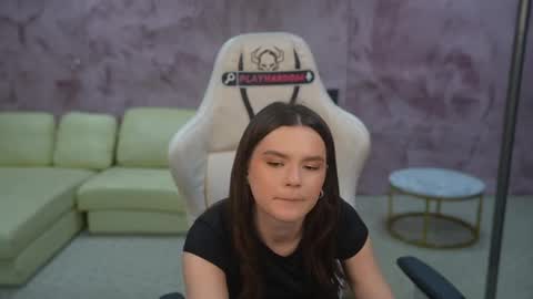 Diamonds Girls online show from 17, 5, 2026