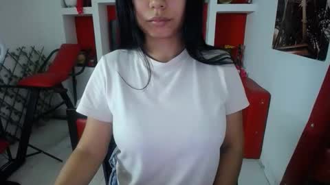 Snapshot of britanyx1 chatting on 18, 9, 2025 britanyx1 online show from 18, 9, 2025