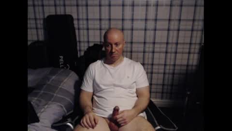 Snapshot of britguy_uk chatting on 26, 12, 2024 Lemee Joinyuu online show from 26, 12, 2024