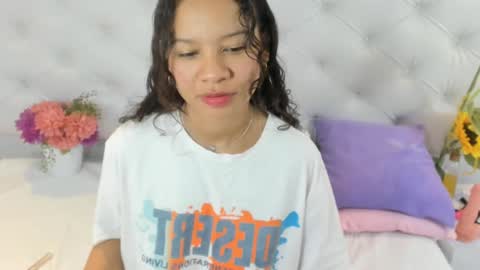 Snapshot of brithany_rousee chatting on 13, 12, 2024 Brithany Rousee online show from 13, 12, 2024