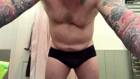 Snapshot of brithishcouple chatting on 25, 5, 2026 Tinypaul7 online show from 25, 5, 2026