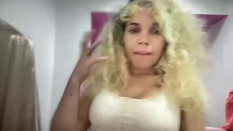 Snapshot of brithneysquirt chatting on 17, 11, 2025 brithneysquirt online show from 17, 11, 2025