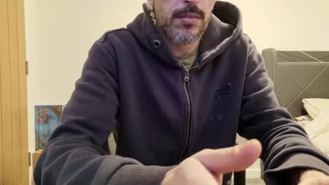 Snapshot of britishozzy chatting on 19, 12, 2025 Britishozzy online show from 19, 12, 2025