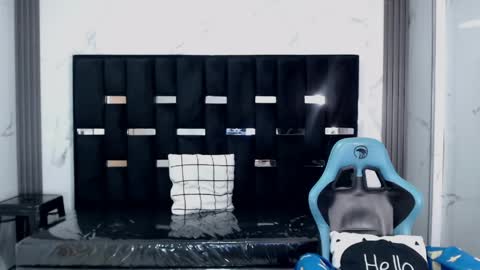 Britney  online show from 17, 4, 2026