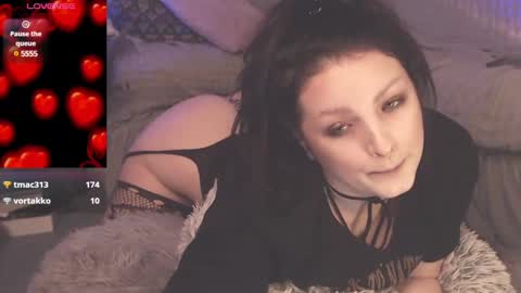 Snapshot of britneybarker chatting on 13, 2, 2025 britneybarker online show from 13, 2, 2025