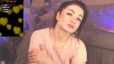 Snapshot of britneybarker chatting on 14, 2, 2025 britneybarker online show from 14, 2, 2025