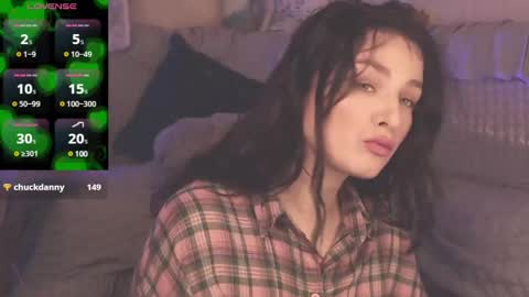 Snapshot of britneybarker chatting on 11, 3, 2025 britneybarker online show from 11, 3, 2025