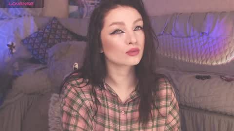 Snapshot of britneybarker chatting on 12, 3, 2025 britneybarker online show from 12, 3, 2025