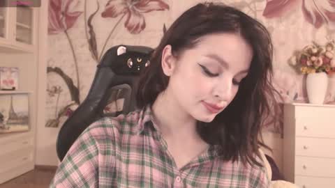 Snapshot of britneybarker chatting on 16, 9, 2025 britneybarker online show from 16, 9, 2025