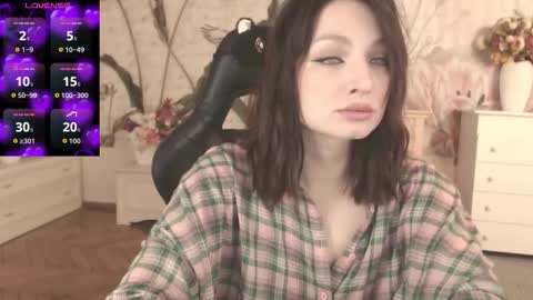 Snapshot of britneybarker chatting on 4, 10, 2025 britneybarker online show from 4, 10, 2025