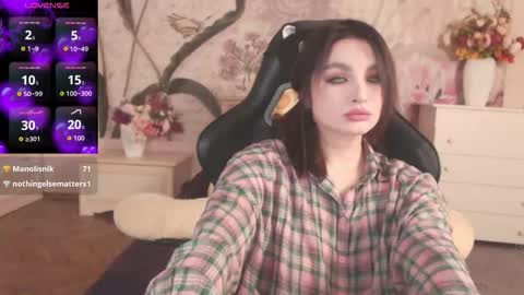 Snapshot of britneybarker chatting on 26, 11, 2025 britneybarker online show from 26, 11, 2025