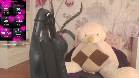 Snapshot of britneybarker chatting on 29, 11, 2025 britneybarker online show from 29, 11, 2025