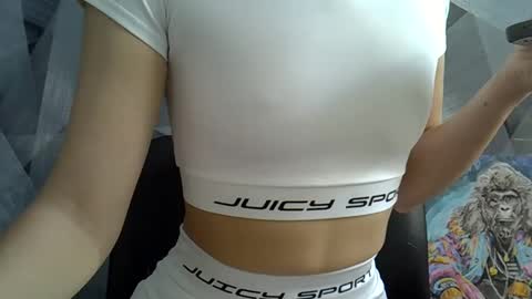 Snapshot of britneykittens chatting on 5, 11, 2025 BritneyKittens online show from 5, 11, 2025