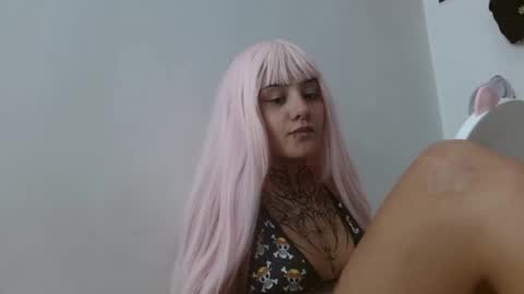 Snapshot of brittany_bubbles chatting on 5, 10, 2025 maru miaw Please help me to reach 100 thumbs up online show from 5, 10, 2025