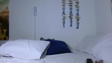 Snapshot of brittany_bubbles chatting on 21, 10, 2025 maru miaw Please help me to reach 100 thumbs up online show from 21, 10, 2025