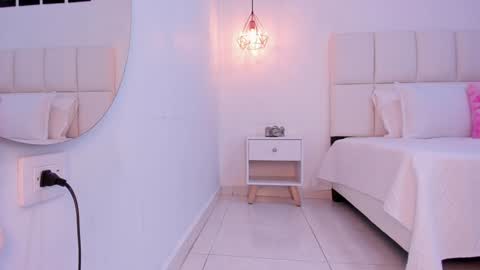 Snapshot of brittany_cute18 chatting on 13, 12, 2024 online show from 13, 12, 2024