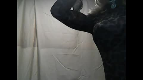 Snapshot of brittnaeytv chatting on 8, 3, 2025 BrittnaeyTV online show from 8, 3, 2025