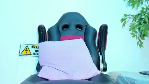 Snapshot of briyit_doll chatting on 18, 2, 2025 BRIYIT online show from 18, 2, 2025