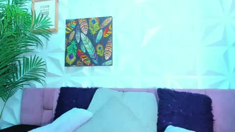 Snapshot of briyit_doll chatting on 12, 9, 2025 BRIYIT online show from 12, 9, 2025