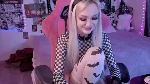 Snapshot of broodmommyy3 chatting on 2, 11, 2025 Martha online show from 2, 11, 2025