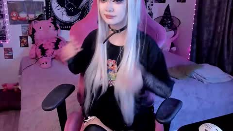 Snapshot of broodmommyy3 chatting on 12, 11, 2025 Martha online show from 12, 11, 2025