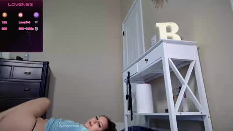 Snapshot of brookebee27 chatting on 5, 1, 2025 brookebee online show from 5, 1, 2025