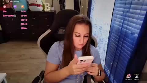 Snapshot of brookebee27 chatting on 19, 11, 2025 brookebee online show from 19, 11, 2025