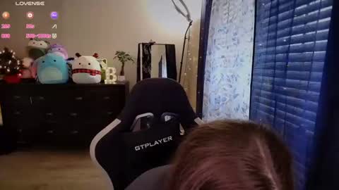 Snapshot of brookebee27 chatting on 22, 11, 2025 brookebee online show from 22, 11, 2025