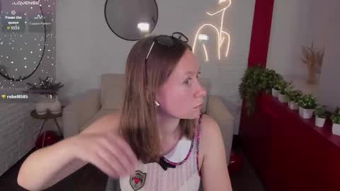 Lady Brooke online show from 6, 3, 2026