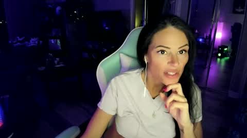 Brooke Summer xo online show from 10, 4, 2026