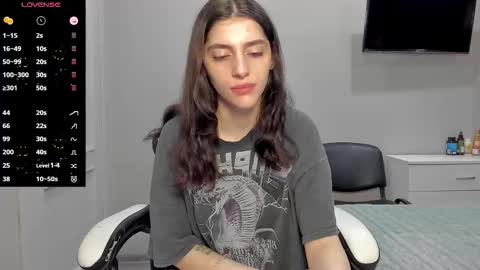 Snapshot of broosnica1 chatting on 13, 10, 2025 broosnica1 online show from 13, 10, 2025