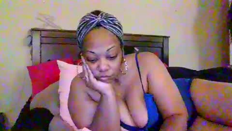 Snapshot of brownroundrenee chatting on 28, 6, 2026 brownroundrenee online show from 28, 6, 2026