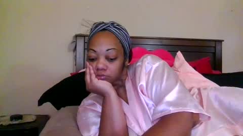 Snapshot of brownroundrenee chatting on 11, 7, 2026 brownroundrenee online show from 11, 7, 2026