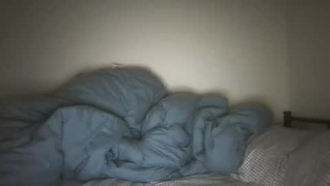 Snapshot of bruc12168 chatting on 19, 10, 2025 Bruc12168 fit slim new makemecum bigdick edging online show from 19, 10, 2025