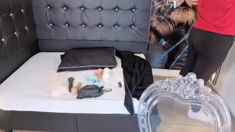 Bruja SCarlata online show from 21, 2, 2026