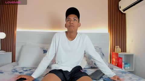 Snapshot of brunette__boy chatting on 14, 9, 2025 Luis online show from 14, 9, 2025