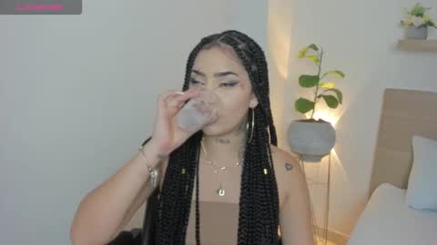 Snapshot of brunna_smith chatting on 18, 12, 2025 B R U N A online show from 18, 12, 2025