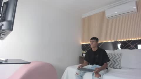 Snapshot of bruno_fox_ chatting on 22, 6, 2026 Bruno online show from 22, 6, 2026