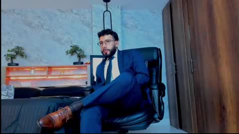 Andres Suarez online show from 4, 3, 2025