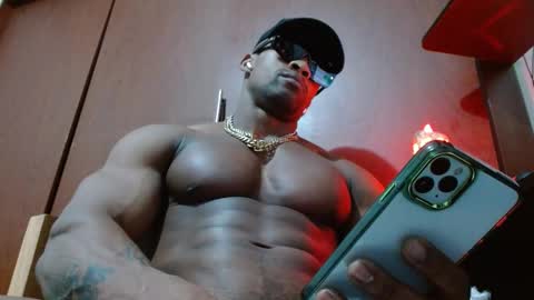 Snapshot of bryan_colen chatting on 8, 3, 2025 Enjoy the best muscle straws online show from 8, 3, 2025