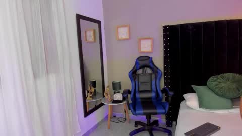 Snapshot of bryan_robayo5 chatting on 2, 12, 2025 Bryan online show from 2, 12, 2025