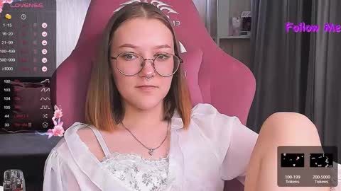 Snapshot of bubble_bunny chatting on 6, 1, 2025 Ruby online show from 6, 1, 2025