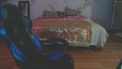 Snapshot of bubblebut11 chatting on 24, 12, 2024 Isabella but call me isa  online show from 24, 12, 2024