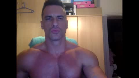 Snapshot of bubblemaleass35 chatting on 19, 11, 2025 bubblemaleass35 online show from 19, 11, 2025