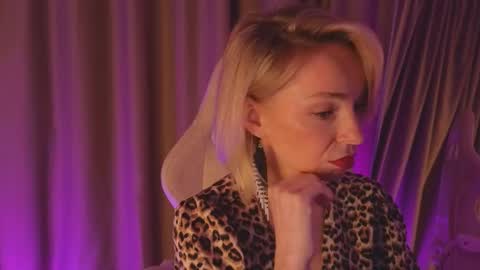 bubbling_crush online show from 25, 2, 2025