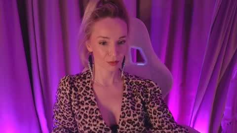 bubbling_crush online show from 28, 2, 2025