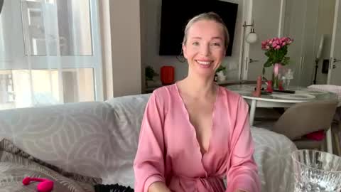 Snapshot of bubbling_queen chatting on 25, 7, 2026 bubbling_queen online show from 25, 7, 2026