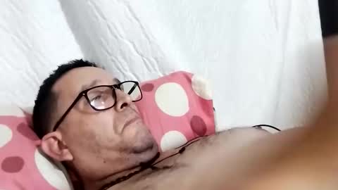 Snapshot of buchs32 chatting on 14, 12, 2025 buchs32 online show from 14, 12, 2025