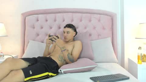 Snapshot of buda_and_cataleya_ chatting on 11, 1, 2025 Buda y Cataleya online show from 11, 1, 2025