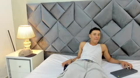 Snapshot of buda_and_cataleya_ chatting on 17, 11, 2025 Buda y Cataleya online show from 17, 11, 2025